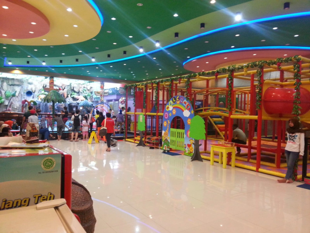 yulis play parq palembang